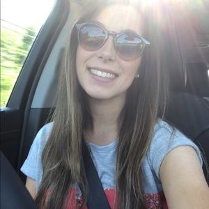 Meet your Posher, Lauren